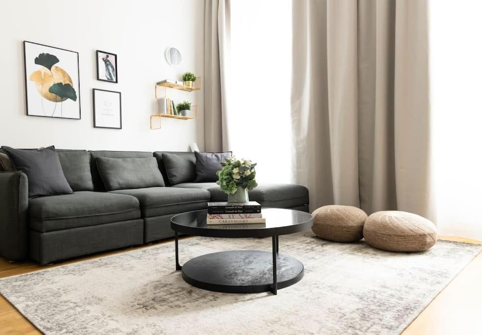 Franz 23 - Typical Viennese Apartment In The Heart Of ウィーン エクステリア 写真